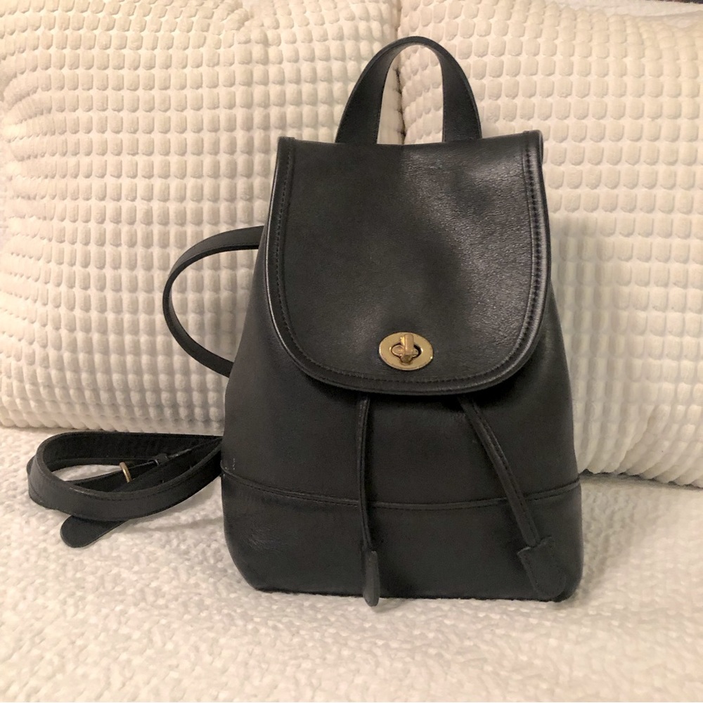 Vintage Classic Coach Small Daypack Backpack Made in the Turkey
K7I-9960 Black